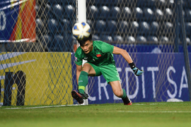 Thủ môn Văn Toản: 'Bùi Tiến Dũng chơi tốt, em phải cố gắng nhiều'